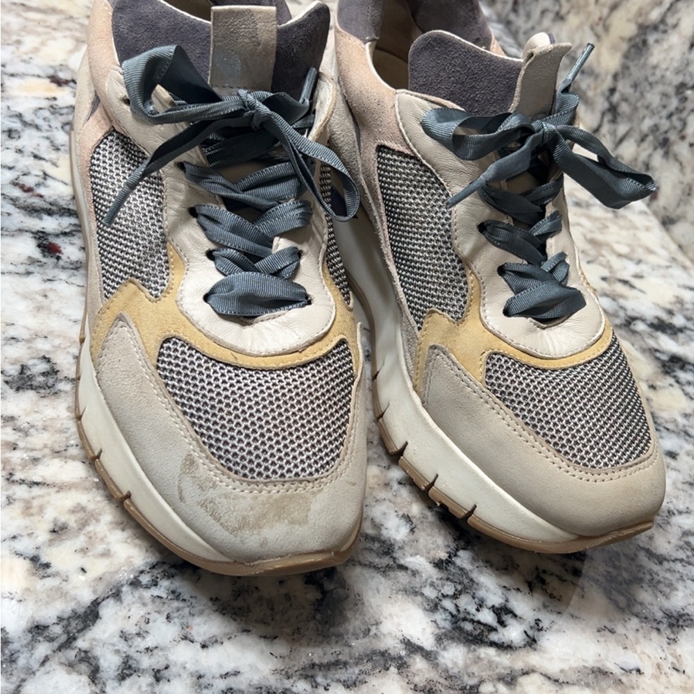 Stylish Women's Softwaves Sneakers in Gray and Cream